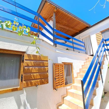 Family Apartment In Center Of Murter Exterior photo